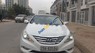 Hyundai Sonata 2.0AT 2011 - Bán Hyundai Sonata 2.0 đời 2011, màu trắng, xe nhập  