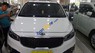 Kia Sedona  3.3 AT 2015 - Cần bán lại xe Kia Sedona 3.3 AT sản xuất năm 2015, màu trắng đã đi 14050 km