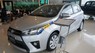 Toyota Yaris E AT 2017 - Cần bán xe Toyota Yaris E AT sản xuất năm 2017, màu bạc, xe nhập