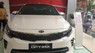 Kia Optima 2.0L GAT 2017 - Kia Vũng Tàu bán xe Kia Optima 2.0L GAT 2017, màu trắng, mới 100%