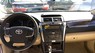 Toyota Camry  2.0E 2017 - Bán Toyota Camry 2.0E năm sản xuất 2017, màu vàng, giá tốt