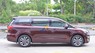 Kia Sedona 2017 - Cần bán xe Kia Sedona năm sản xuất 2017, màu đỏ