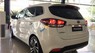 Kia Rondo 2.0 GAT 2017 - Cần bán xe Kia Rondo 2.0 GAT sản xuất năm 2017, màu trắng