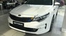 Kia Optima 2.0GAT 2017 - Bán Kia Optima 2.0GAT sản xuất 2017, màu trắng, 789tr