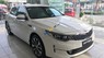 Kia Optima 2.0GAT 2017 - Bán Kia Optima 2.0GAT sản xuất 2017, màu trắng, 789tr