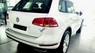 Volkswagen Touareg GP 2016 - Cần bán xe Volkswagen Touareg GP sản xuất 2016, màu trắng, xe nhập