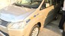Toyota Innova 2.0E 2012 - Cần bán gấp Toyota Innova 2.0E sản xuất 2012, màu vàng, xe đẹp 