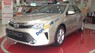 Toyota Camry    2016 - Bán ô tô Toyota Camry sản xuất 2016, màu vàng cát