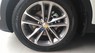 Hyundai Santa Fe 2017 - Bán ô tô Hyundai Santa Fe năm sản xuất 2017, màu trắng