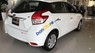 Toyota Yaris 2017 - Bán ô tô Toyota Yaris năm 2017, màu trắng, xe nhập