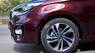 Kia Rondo GAT 2017 - Cần bán xe Kia Rondo GAT sản xuất năm 2017, màu đỏ, giá tốt