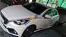 Mazda 2 2016 - Cần bán gấp Mazda 2 năm 2016, màu trắng