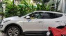 Hyundai Santa Fe 2.4L 4WD 2015 - Cần bán xe Hyundai Santa Fe 2.4L 4WD đời 2015, màu trắng, tình trạng hoàn hảo