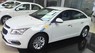 Chevrolet Cruze LT 1.6MT 2017 - Bán xe Chevrolet Cruze LT 1.6MT năm sản xuất 2017, màu trắng