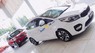 Kia Rondo GAT 2017 - Cần bán xe Kia Rondo GAT năm 2017, màu trắng, 689 triệu