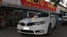 Kia Forte S 1.6 AT 2013 - Bán Kia Forte S 1.6 AT năm 2013, màu trắng xe gia đình, giá tốt