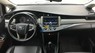 Toyota Innova 2.0E 2017 - Bán Toyota Innova 2.0E đời 2017, màu bạc số sàn