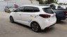 Kia Rondo GAT 2017 - Cần bán xe Kia Rondo GAT sản xuất năm 2017, màu trắng, giá tốt