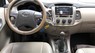 Toyota Innova 2015 - Cần bán xe Toyota Innova năm sản xuất 2015, màu bạc số sàn 