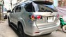 Toyota Fortuner G 2016 - Bán xe Toyota Fortuner G năm sản xuất 2016, màu bạc xe gia đình
