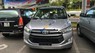 Toyota Innova 2.0E 2018 - Bán ô tô Toyota Innova 2.0E năm 2018, màu bạc