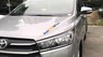 Toyota Innova E 2017 - Cần bán gấp Toyota Innova E năm sản xuất 2017, màu bạc, giá chỉ 712 triệu