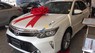 Toyota Camry 2.0 E Facelif 2018 - Sở hữu Camry 2.0 Facelift 2018 màu trắng chỉ với 220 triệu - Hotline 096.77.000.88