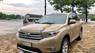 Toyota Highlander LE 2011 - Bán xe Toyota Highlander năm 2011 màu vàng cát, 1 tỷ 111 triệu, xe nhập khẩu