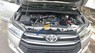 Toyota Innova 2.0E 2017 - Bán Toyota Innova 2.0E sản xuất năm 2017, màu bạc xe gia đình, giá chỉ 695 triệu