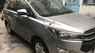 Toyota Innova 2.0E 2017 - Bán xe Toyota Innova 2.0E sản xuất năm 2017, màu xám số sàn