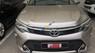 Toyota Camry 2018 - Bán xe Toyota Camry sản xuất năm 2018, màu vàng, giá 995tr