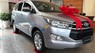 Toyota Innova 2.0E MT 2019 - Bán ô tô Toyota Innova 2.0E MT năm sản xuất 2019, màu bạc giá cạnh tranh