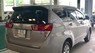 Toyota Innova E 2017 - Cần bán gấp Toyota Innova E năm 2017, màu bạc xe gia đình