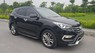 Hyundai Santa Fe 2.4L 4x4 2017 - Bán Hyundai Santa Fe 2.4L 2017, màu đen xe cực đẹp