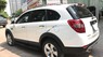 Chevrolet Captiva LT 2012 - Bán Chevrolet Captiva LT sản xuất năm 2012, màu trắng số sàn