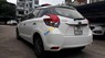 Toyota Yaris 2015 - Bán xe Toyota Yaris năm sản xuất 2015, màu trắng, xe nhập chính chủ