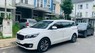 Kia Sedona   2017 - Bán xe Kia Sedona đời 2017 màu trắng, nội thất nâu, trả trước 400 triệu nhận xe ngay