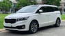 Kia Sedona 2017 - Bán xe Kia Sedona màu trắng đời 2017, máy dầu, trả trước 400 triệu nhận xe ngay