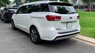 Kia Sedona 2017 - Bán xe Kia Sedona màu trắng đời 2017 máy dầu siêu đẹp, trả trước 400 triệu nhận xe ngay