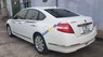 Nissan Teana 2010 - Cần bán gấp Nissan Teana sản xuất năm 2010, màu trắng xe gia đình