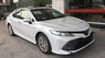 Toyota Camry 2.5Q 2020 - Cần bán xe Toyota Camry 2.5Q 2020, màu trắng, nhập Thái Lan, giao xe ngay. LH 0988.611.089