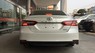 Toyota Camry 2.5Q 2020 - Cần bán xe Toyota Camry 2.5Q 2020, màu trắng, nhập Thái Lan, giao xe ngay. LH 0988.611.089