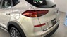 Hyundai Tucson 2020 - Bán xe Hyundai Tucson 2020, màu be giá chỉ 784 triệu, khuyến mãi 15tr + giảm 50% thuế xe