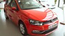 Volkswagen Polo 2017 - Volkswagen Polo màu đỏ, tặng 50% phí trước bạ + 1 năm trả góp 0 lãi suất