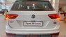 Volkswagen Tiguan 2018 - ưu đãi phí trước bạ cho Xe Tiguan Luxury 7 chỗ,Gầm cao, 2.0TSI+Gói quà tặng Phụ Kiện cao cấp Chính Hãng.Lh Ms.Uyên