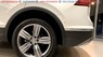 Volkswagen Tiguan 2018 - ưu đãi phí trước bạ cho Xe Tiguan Luxury 7 chỗ,Gầm cao, 2.0TSI+Gói quà tặng Phụ Kiện cao cấp Chính Hãng.Lh Ms.Uyên