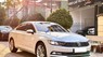 Volkswagen Passat 2017 - Màu trắng, nhập khẩu