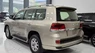 Toyota Land Cruiser 4.6 V8 2016 - Bán Toyota Land Cruiser 4.6 V8 2016, màu vàng cát cực đẹp.